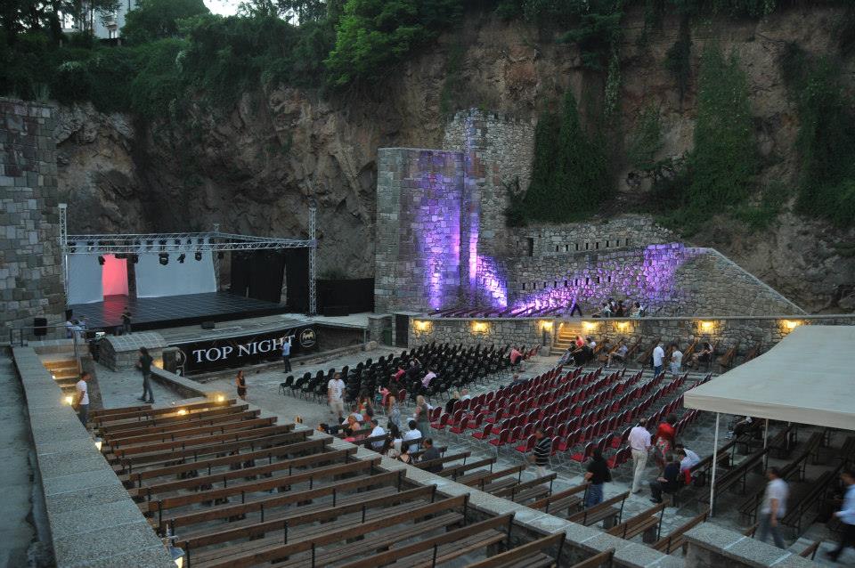 ZLATNI LANČIĆ OD BIŽUTERIJE - Letnja scena kluba TOP NIGHT - TOPČIDERSKA NOĆ, Tiket Klub